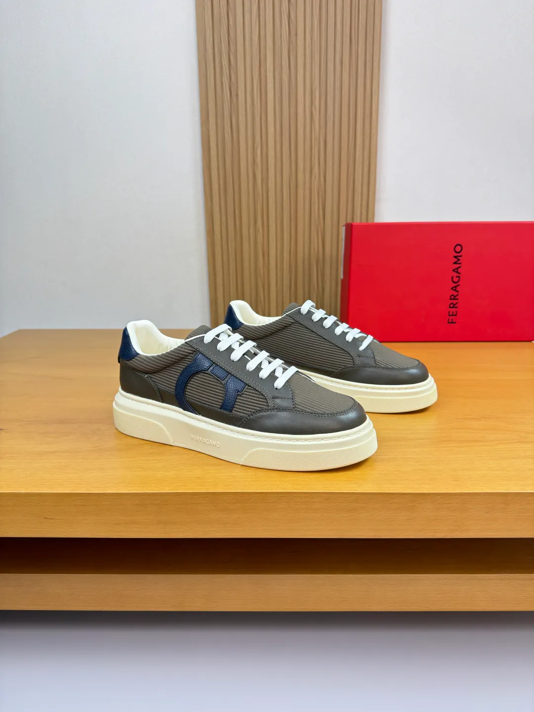 Men's men's shoes 💰420 [New style] 🏃‍♂️🏃‍♂️[ Ferragamo] Ferragamo - High-end quality original order·Casual sports shoes - Upper: 🔝Nappa calfskin, suede calfskin, shoe body. Sewing brand totem, tongue air pressure brand logo - Inner: water-dyed cowhide - Outsole: ultra-light TPU foam rubber; molded outsole -Ultra-high quality control and fine workmanship: outstanding (high-end, extravagance, grade) -Size: 38-45 (46, can be customized)